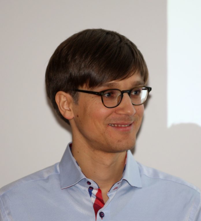 Jure Leskovec — predavanje na Institutu Jožef Stefan, 2016. Jure Leskovec govori na predavanju u Institutu Jožef Stefan u Ljubljani 2016. godine